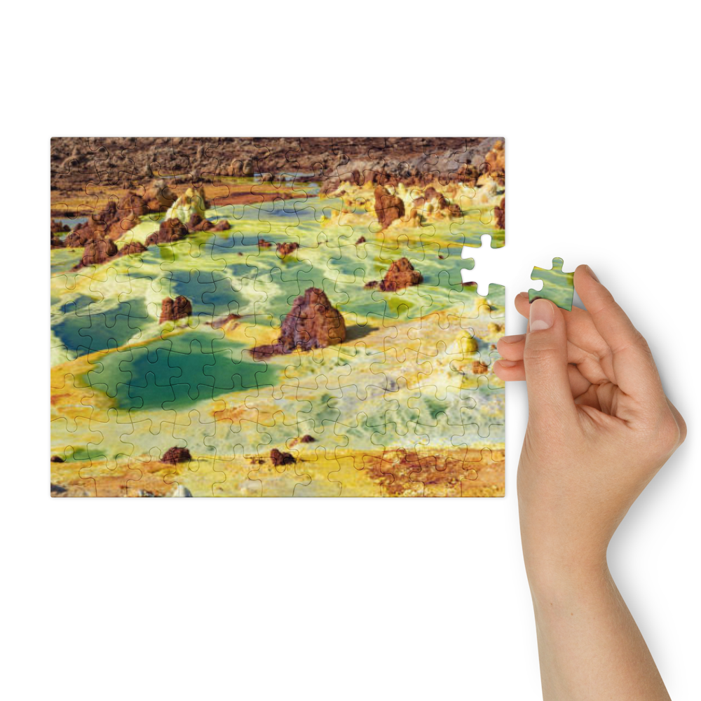 Jigsaw puzzle with tin